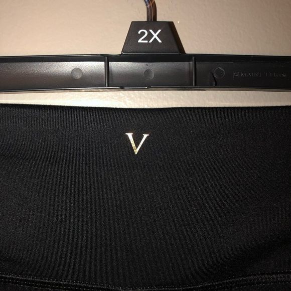 Victoria’s Secret leggings - basic black cropped/ankle - Picture 4 of 6